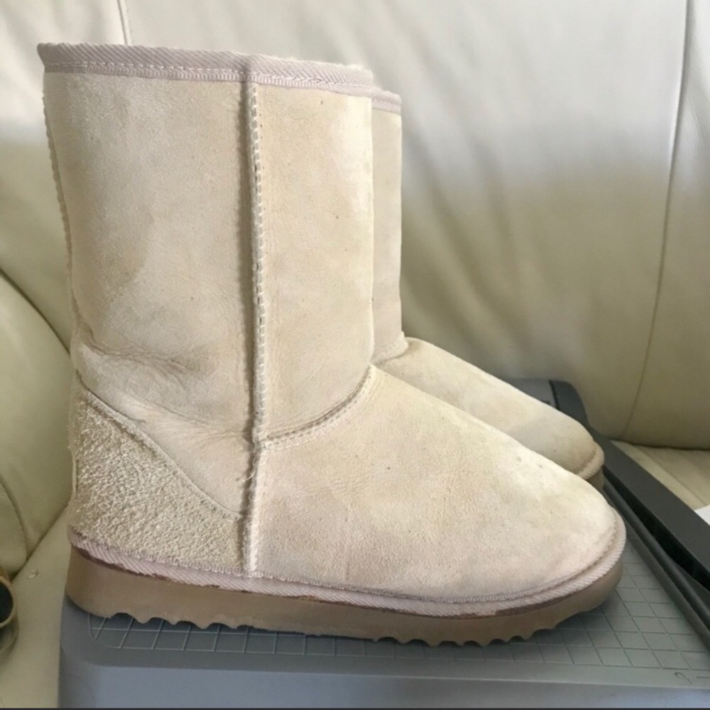 UGG - Picture 7 of 7